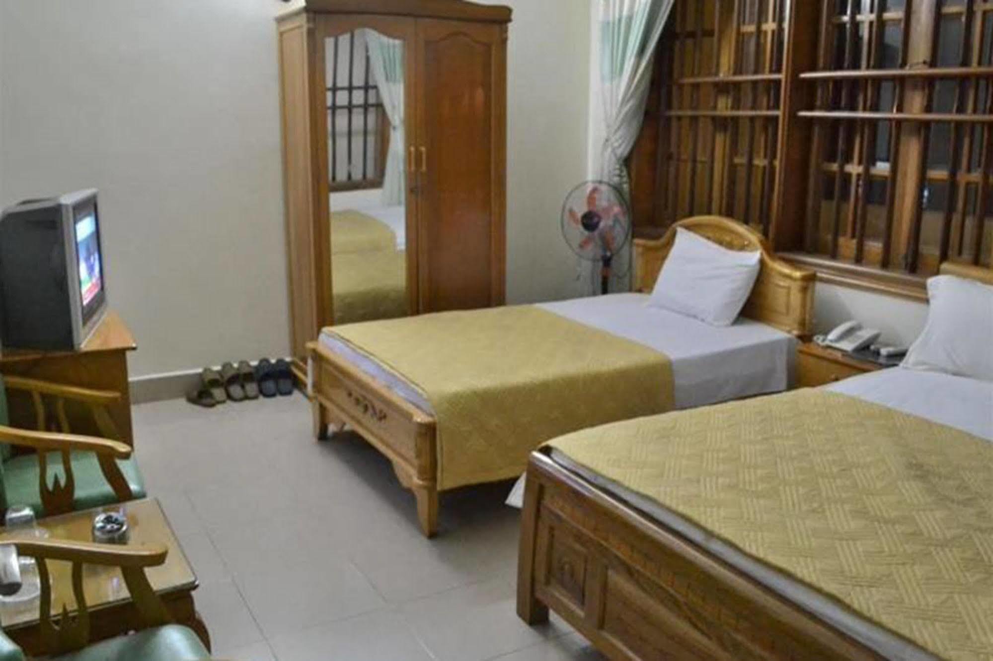 Hoang Ngoc Hotel Dong Khe Sau Экстерьер фото